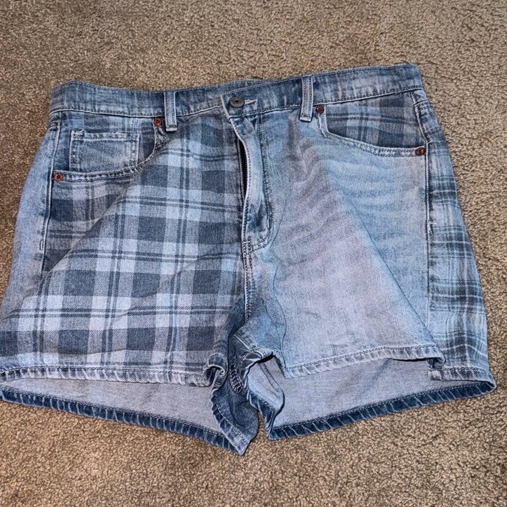 Plaid AE shorts